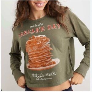 NWT Aerie Make It a Pancake Day Graphic Long Sleeve Top Size M